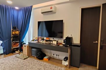 Tropical Villa Luxury Service Suites