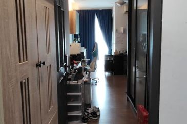 Tropical Villa Luxury Service Suites