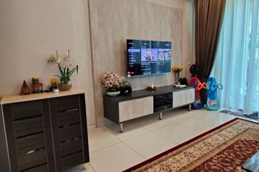 Tropical Villa Luxury Service Suites