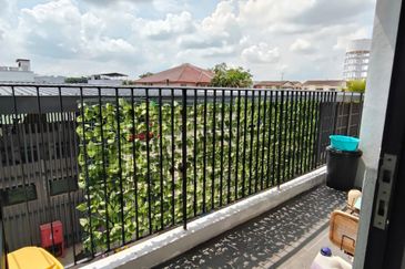 Tropical Villa Luxury Service Suites