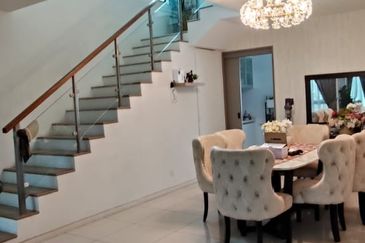 Tropical Villa Luxury Service Suites