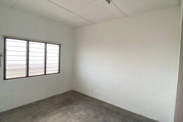 PANGSAPURI TAMAN ANIKA LORONG PANDAN MELAKA  Rumah Murah Di Tengah Bandar Melaka Rm 89k sahaja❗️❗️❗️