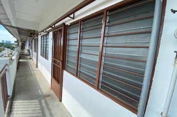 PANGSAPURI TAMAN ANIKA LORONG PANDAN MELAKA  Rumah Murah Di Tengah Bandar Melaka Rm 89k sahaja❗️❗️❗️