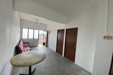 PANGSAPURI TAMAN ANIKA LORONG PANDAN MELAKA  Rumah Murah Di Tengah Bandar Melaka Rm 89k sahaja❗️❗️❗️