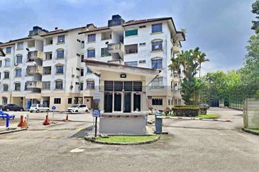 For Sale Pangsapuri Taman Pelangi, Ayer Keroh, Melaka.