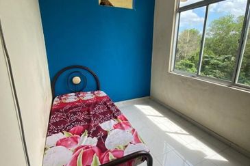 For Sale Pangsapuri Taman Pelangi, Ayer Keroh, Melaka.