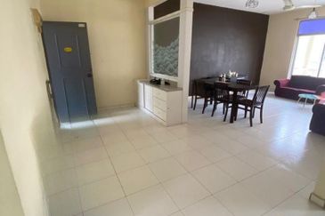 For Sale Pangsapuri Taman Pelangi, Ayer Keroh, Melaka.