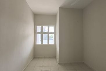 Gated & Guarded 2 Storey Terrace House, Taman One Krubong, Krubong Melaka For Sale