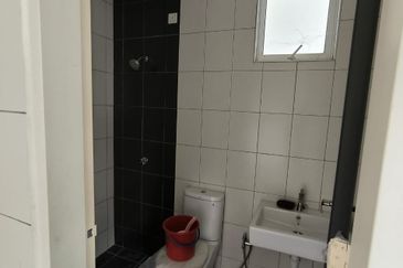 Gated & Guarded 2 Storey Terrace House, Taman One Krubong, Krubong Melaka For Sale