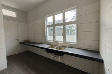 Gated & Guarded 2 Storey Terrace House, Taman One Krubong, Krubong Melaka For Sale