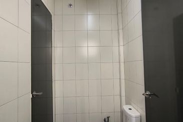 Gated & Guarded 2 Storey Terrace House, Taman One Krubong, Krubong Melaka For Sale