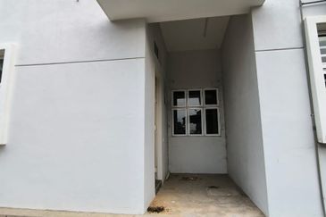 Gated & Guarded 2 Storey Terrace House, Taman One Krubong, Krubong Melaka For Sale