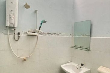 Rumah Teres Setingkat, Taman Bertam Impian, Melaka Untuk Dijual 