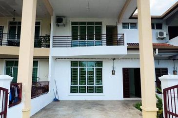 Superlink 2 Tingkat Intermediate, Taman Merdeka , Batu Berendam Melaka