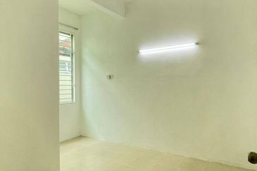 Superlink 2 Tingkat Intermediate, Taman Merdeka , Batu Berendam Melaka