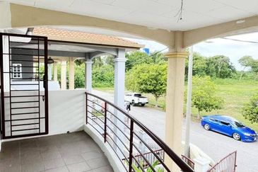 Superlink 2 Tingkat Intermediate, Taman Merdeka , Batu Berendam Melaka