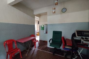 Townhouse Tingkat Atas Taman Angsamas, Durian Tunggal Untuk Dijual