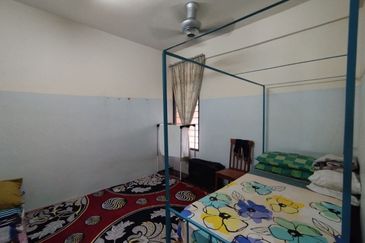 Townhouse Tingkat Atas Taman Angsamas, Durian Tunggal Untuk Dijual