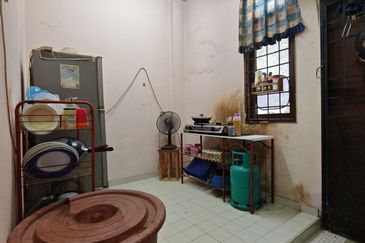 Freehold Low Level Mahsuri Apartment Setiawangsa, KL near to Setiawangsa Commercial Center 