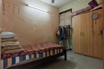 Freehold Low Level Mahsuri Apartment Setiawangsa, KL near to Setiawangsa Commercial Center 