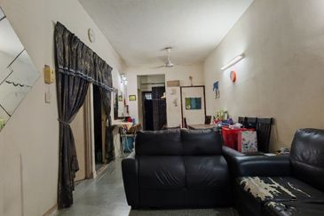 Freehold Low Level Mahsuri Apartment Setiawangsa, KL near to Setiawangsa Commercial Center 