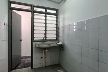 Rm190K sahaja! Pangsapuri Seri Mutiara, Putra Heights  