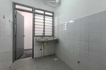 Rm190K sahaja! Pangsapuri Seri Mutiara, Putra Heights  