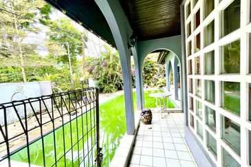 Corner Lot, Facing Open, 2.5 Storey Bungalow, Jalan H, Taman Melawati with Swimming Pool  - dual frontage 