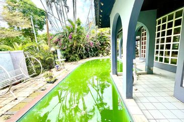 Corner Lot, Facing Open, 2.5 Storey Bungalow, Jalan H, Taman Melawati with Swimming Pool  - dual frontage 