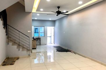 Facing Open, 3 Storey Bayu Height 2, Taman Bayu Heights 2, Seri kembangan