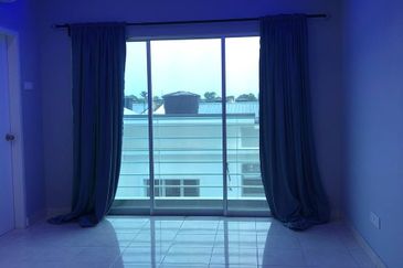 Facing Open, 3 Storey Bayu Height 2, Taman Bayu Heights 2, Seri kembangan