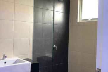 Facing Open, 3 Storey Bayu Height 2, Taman Bayu Heights 2, Seri kembangan