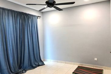 Facing Open, 3 Storey Bayu Height 2, Taman Bayu Heights 2, Seri kembangan