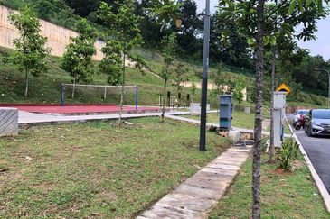 Facing Open, 3 Storey Bayu Height 2, Taman Bayu Heights 2, Seri kembangan