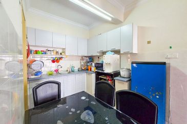 FOR SALE: Condominium Sri Pandan Condo, Pandan Mewah, Ampang