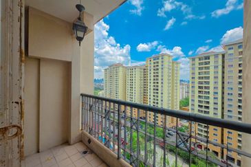 FOR SALE: Condominium Sri Pandan Condo, Pandan Mewah, Ampang