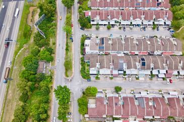 CORNER LOT ✅  Corner Lot 2 Storey Terrace Jalan Selasih  Cahaya Alam U12 Shah Alam