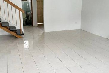 End Lot 2 Storey Terrace, Puncak Jalil PUJ 1 For Sale 