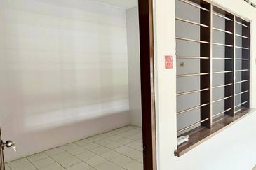 Corner Lot Single Storey Terrace, Taman Ampang Jaya Selangor For Sale