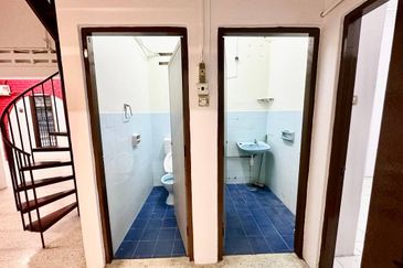 Corner Lot Single Storey Terrace, Taman Ampang Jaya Selangor For Sale