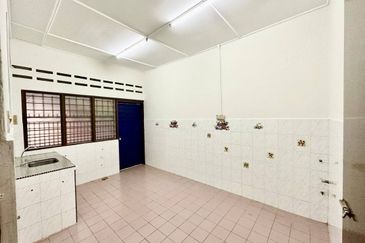 Corner Lot Single Storey Terrace, Taman Ampang Jaya Selangor For Sale