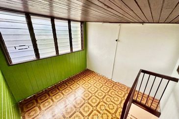 Corner Lot Single Storey Terrace, Taman Ampang Jaya Selangor For Sale