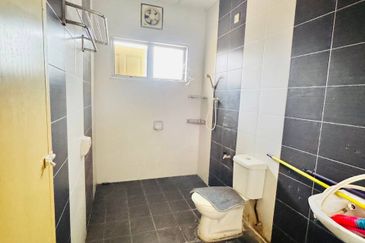 Teres 2 Tingkat Taman Venice Raya Lumut, Manjung Perak 