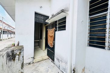 Teres 2 Tingkat Taman Venice Raya Lumut, Manjung Perak 