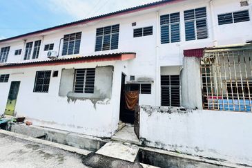 Teres 2 Tingkat Taman Venice Raya Lumut, Manjung Perak 