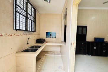 Teres 2 Tingkat Taman Venice Raya Lumut, Manjung Perak 