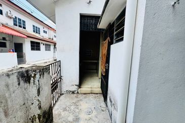 Teres 2 Tingkat Taman Venice Raya Lumut, Manjung Perak 