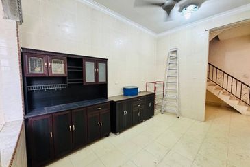 Teres 2 Tingkat Taman Venice Raya Lumut, Manjung Perak 