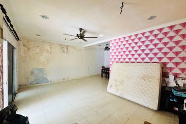 Teres 2 Tingkat Taman Venice Raya Lumut, Manjung Perak 