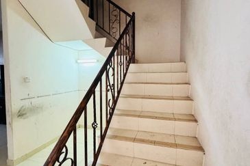 Teres 2 Tingkat Taman Venice Raya Lumut, Manjung Perak 